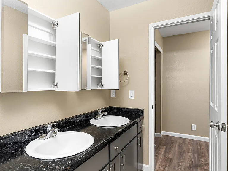 Cedar Park Apartments — Photo 37