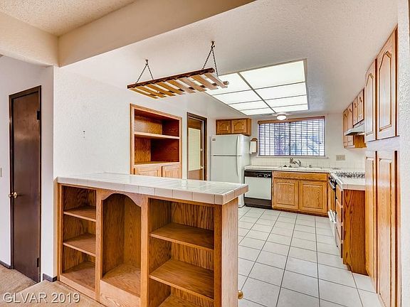 3rd image of 4570 Catherine Ln