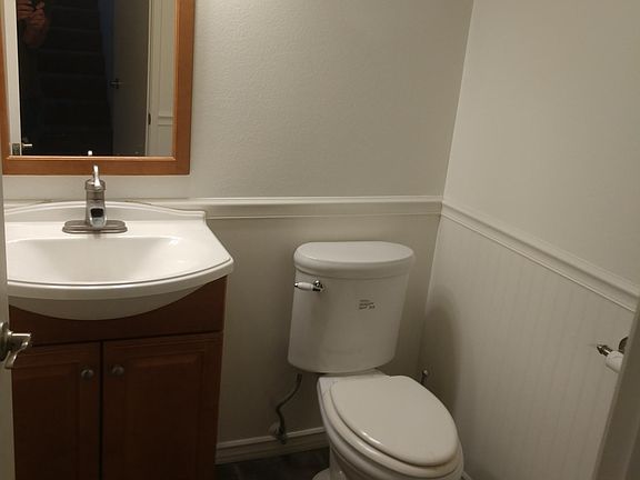 5th image of 1010 Gilbert Ln
