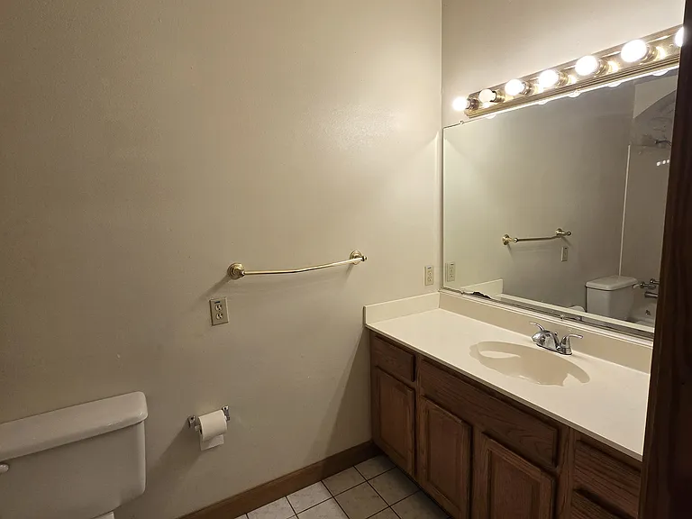 2116 Fairchild St #F — Photo 13