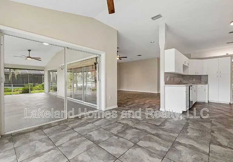 95 Woodside Dr — Photo 17