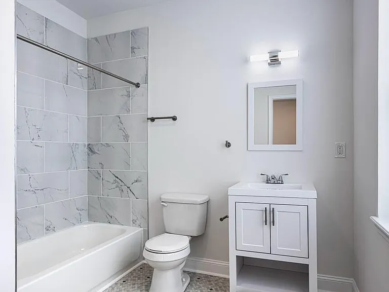 122 W Linwood Blvd #4 — Photo 12
