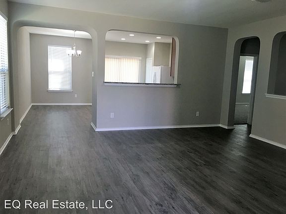 4th image of 1001 Strickling Dr