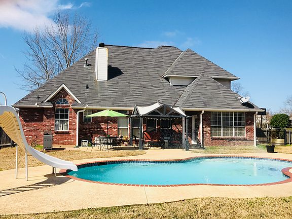 Entertaining back yard