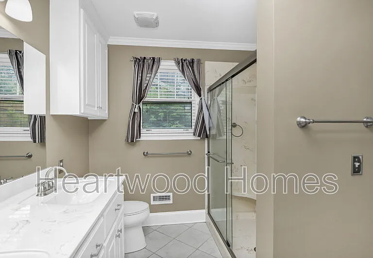 2417 Clark St #B — Photo 23