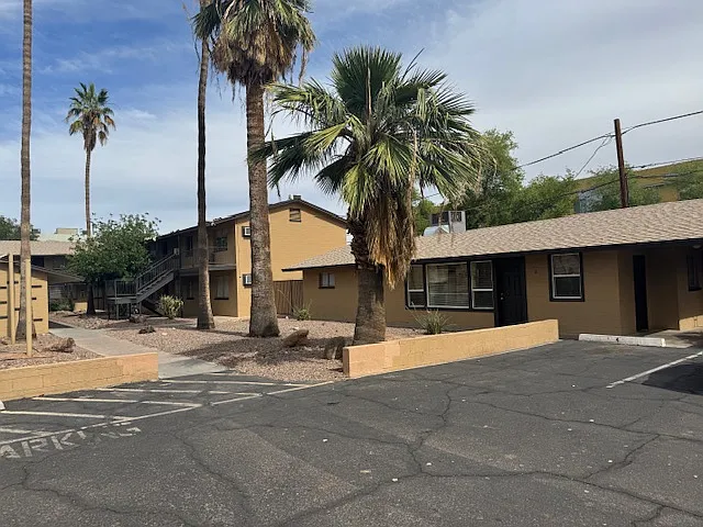 1 bed, 550 sqft, $995 — Photo 2