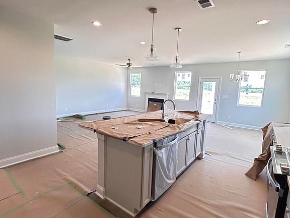 4th image of 168 Maverick Lane