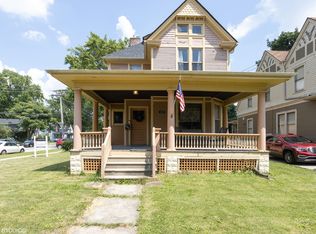 402 S 4th St, Aurora, IL 60505