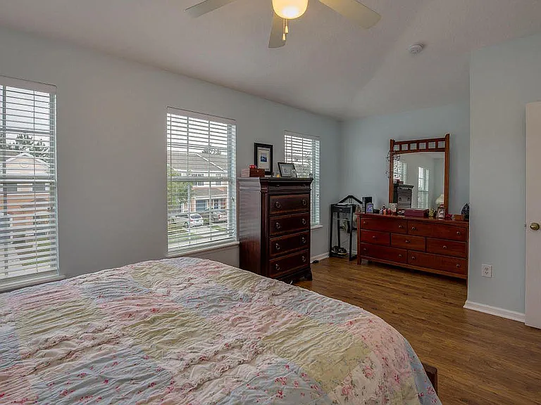 632 Crystal Way — Photo 15