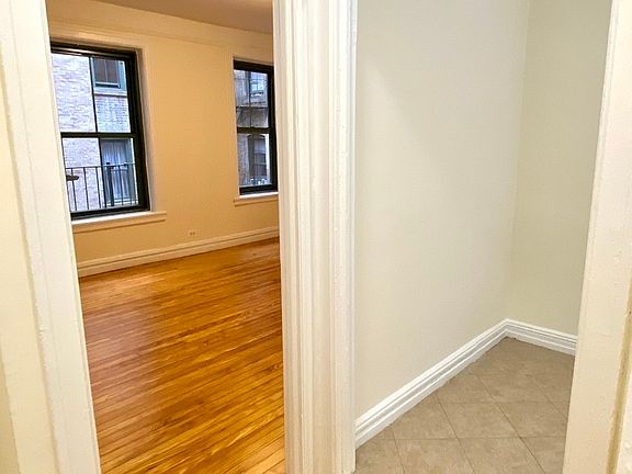 3rd image of 515 E 78th St APT 2D