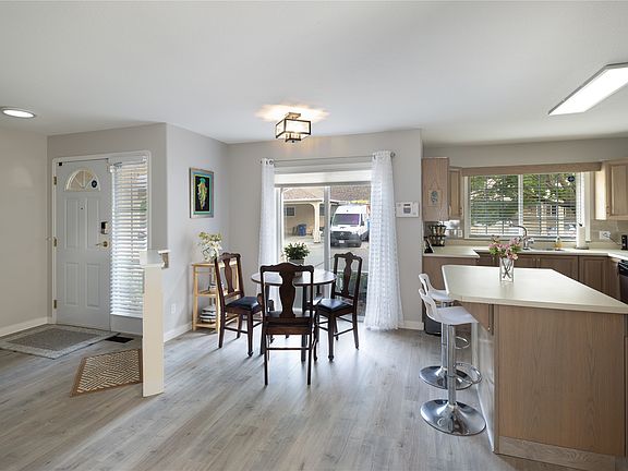 4th image of 2210 Louie Dr Unit 84