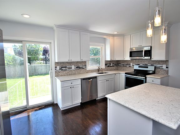 5th image of 2797 James St