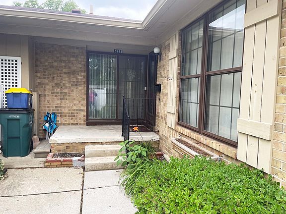 5th image of 2684 Roundtree Dr