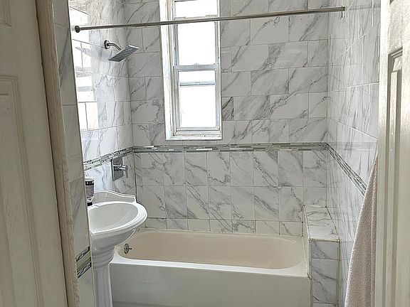4th image of 22 Lefferts Ave #2R