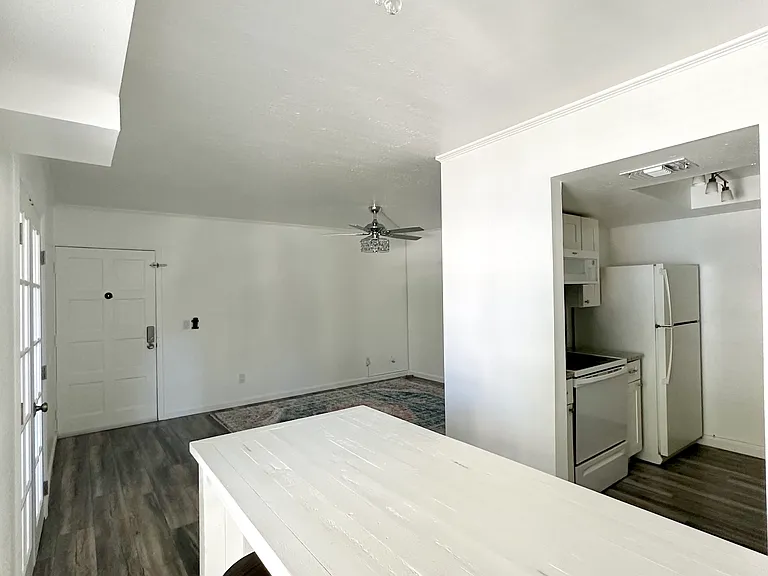 4611 W North B St #216 — Photo 16