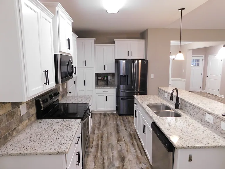 204 Shepherds Field Dr — Photo 4
