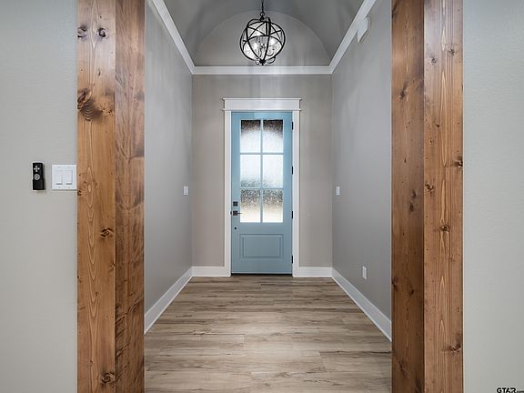 3rd image of 328 Heritage Way
