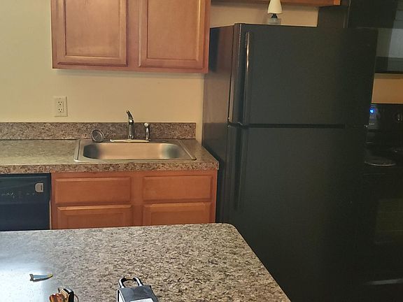 3rd image of 1022 Kings Hwy #B