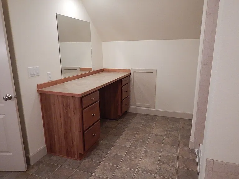 704 NE Loper Ave — Photo 21
