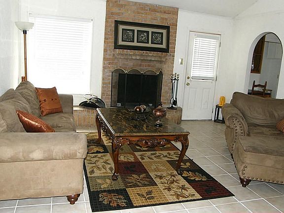 5th image of 15426 Diana Ln