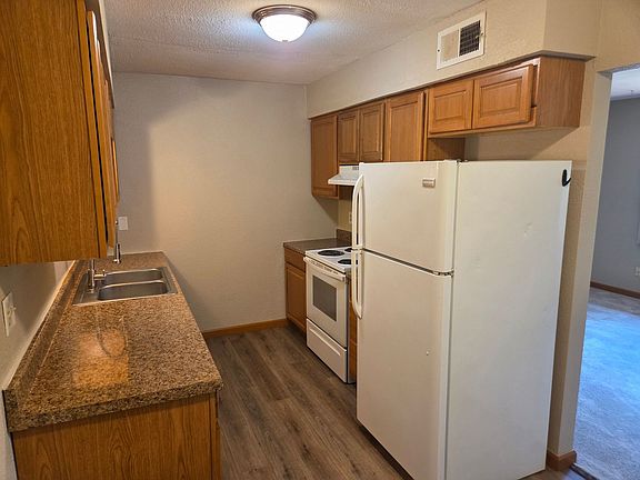 2nd image of 1300 W Jeth Ct #Penthouse K
