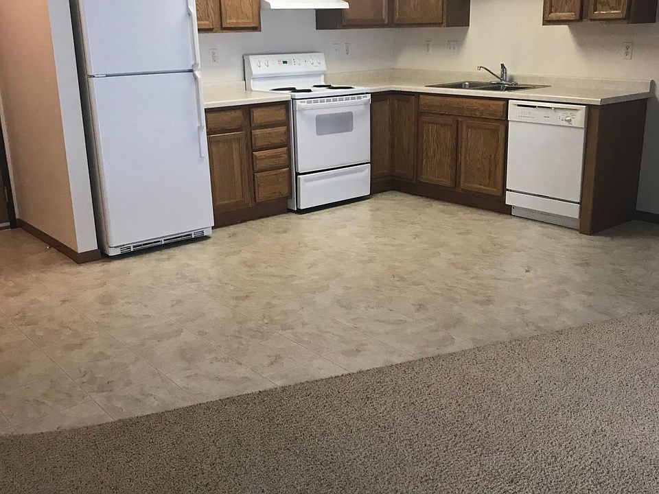 1st image of 1630 Dakota Dr N APT 106