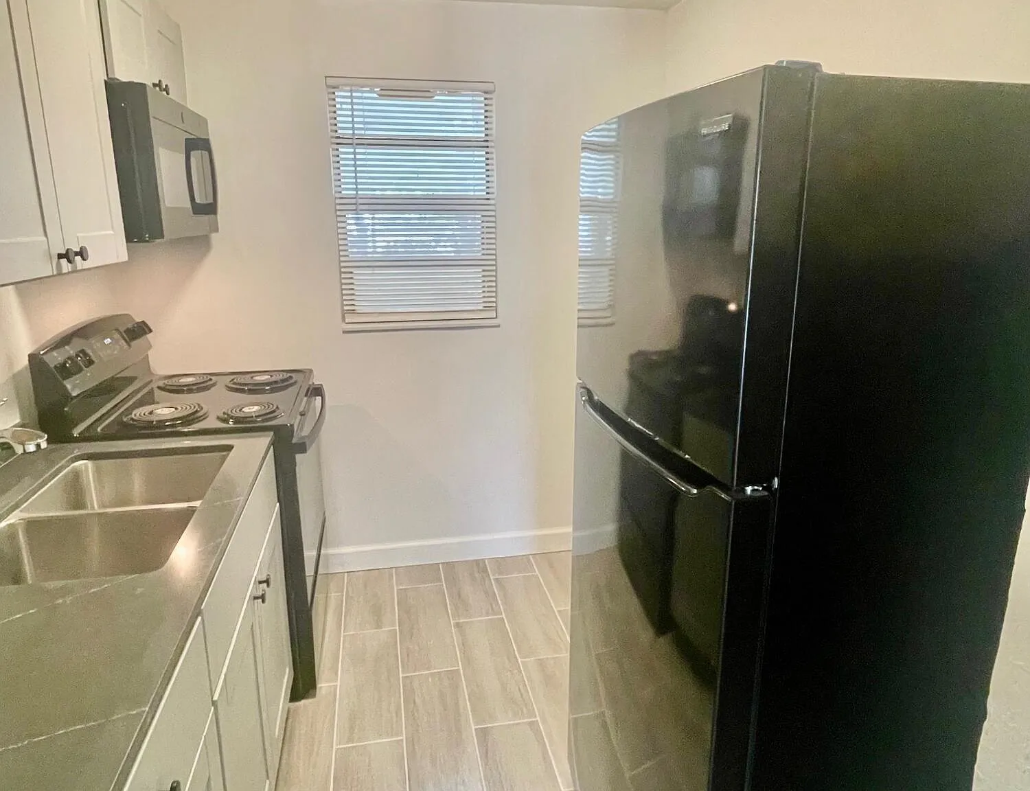 22 NW 8th Ave LLC — Photo 2