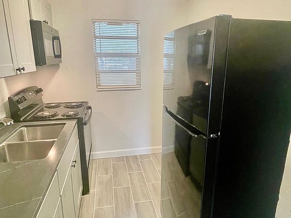 2nd image of 22 NW 8th Ave APT 4