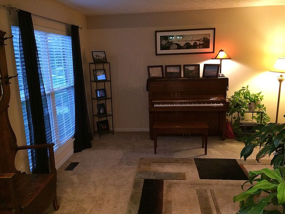 2nd image of 11916 Streamside Dr