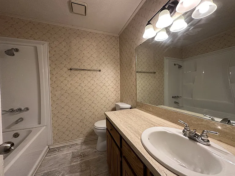 3811 Elizabeth St — Photo 12