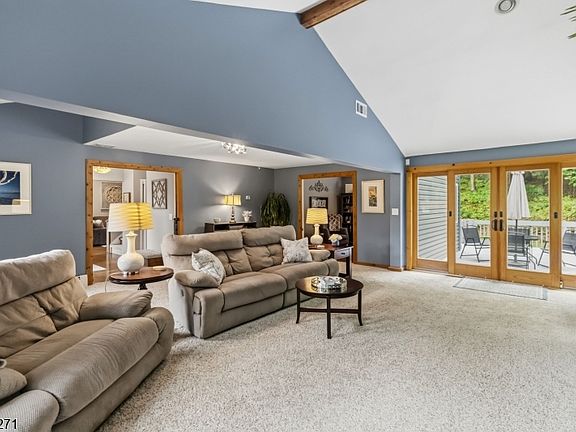 4th image of 63 Mountainside Dr