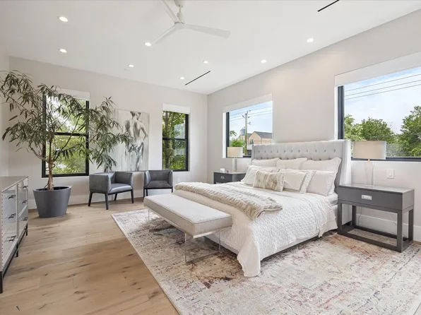 1306 Willard St, Houston, TX 77006