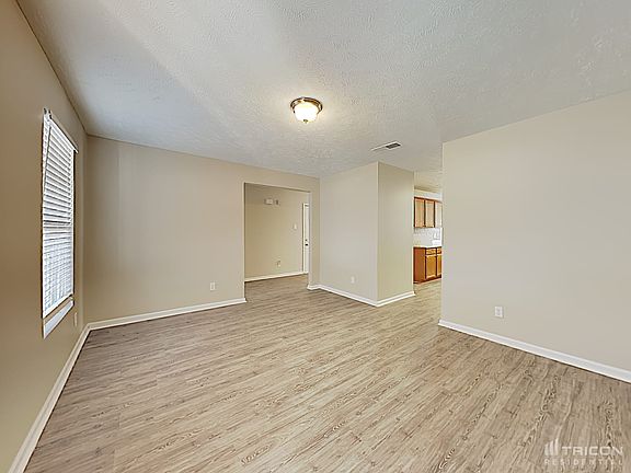 4th image of 216 Elderberry Way