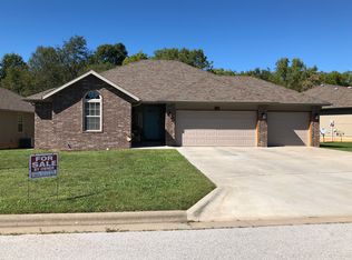 2093 S Fisk Ave, Springfield, MO 65807