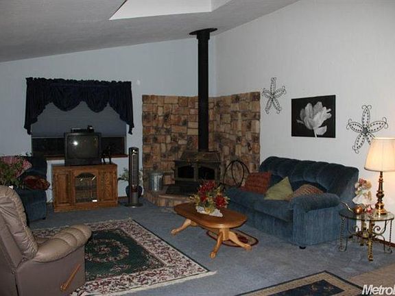 4th image of 18840 Tiffeni Dr