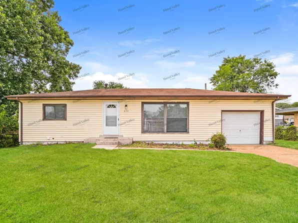 822 Lightwood Dr, Hazelwood, MO 63042