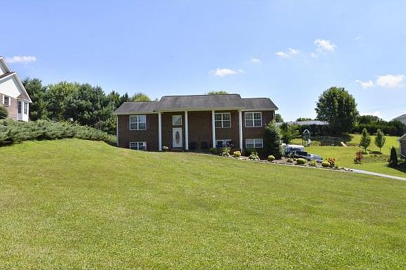 3rd image of 118 Sunset Cir