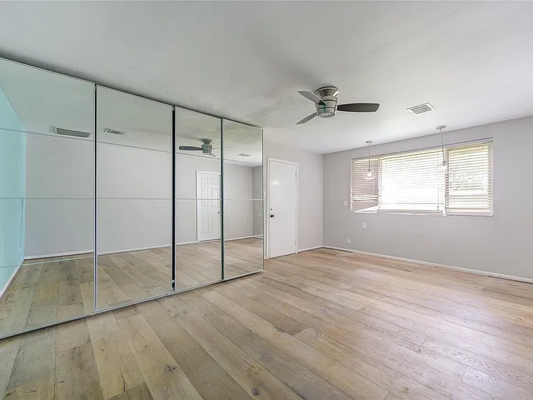 5019 Oak Forest Dr — Photo 25