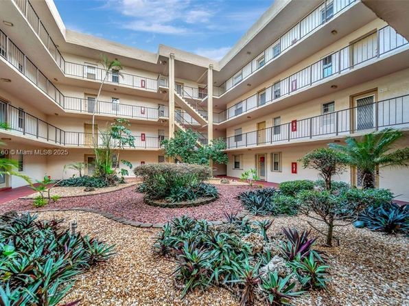 2801 Somerset Dr APT 201