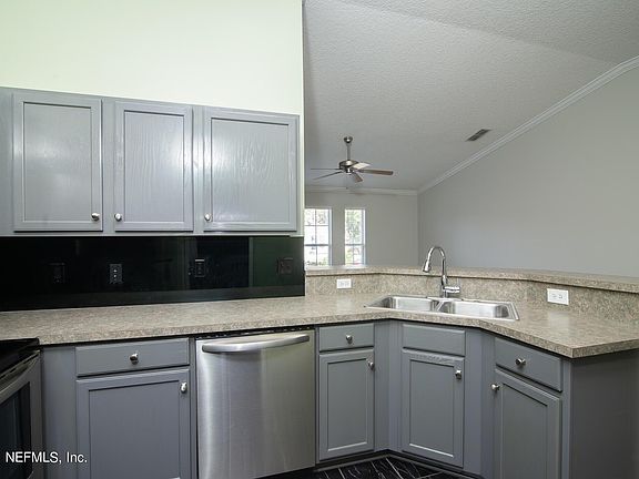 5th image of 65 Jardin De Mer Pl #65