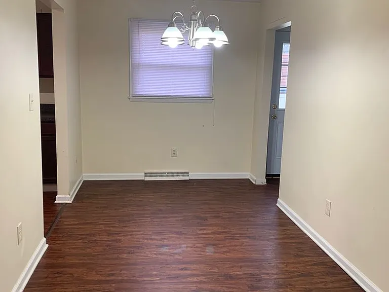 324 Westminster Ave — Photo 8
