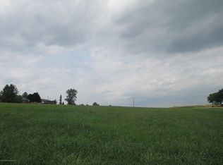 2 Hickory Ln, Clarks Summit, PA 18411