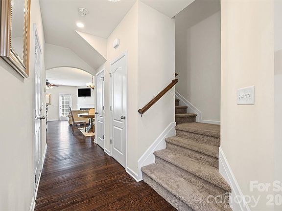 5th image of 2784 Sawbridge Ln