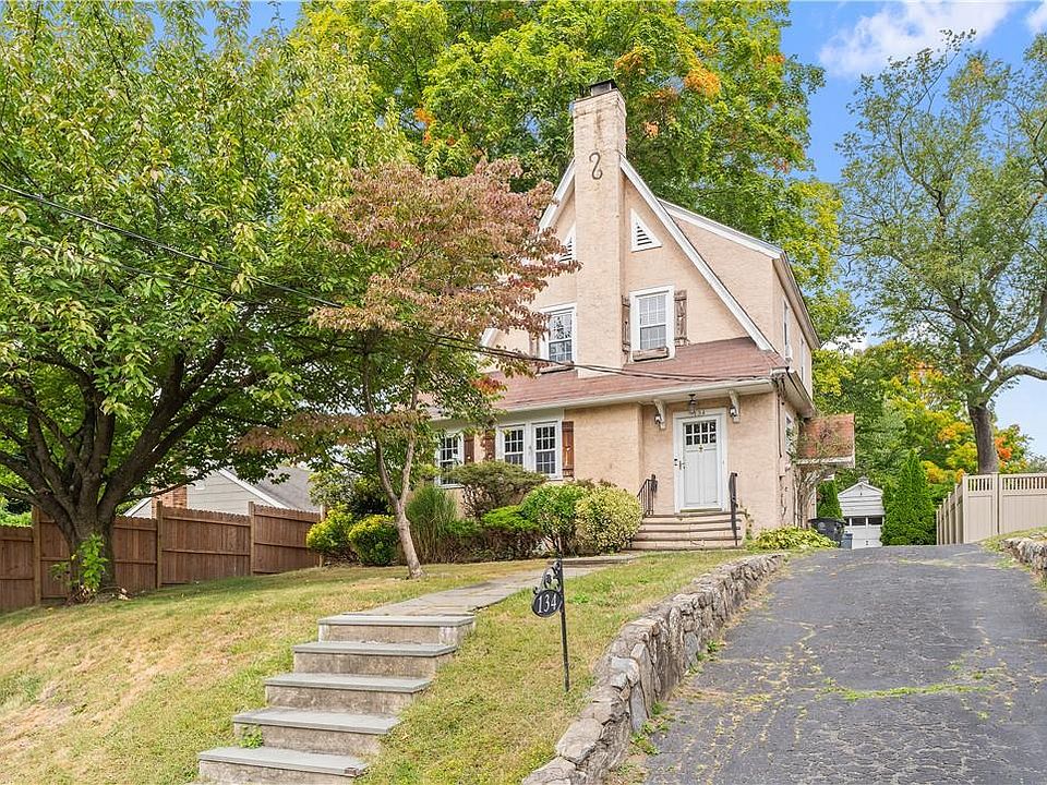 1st image of 134 Grant Avenue