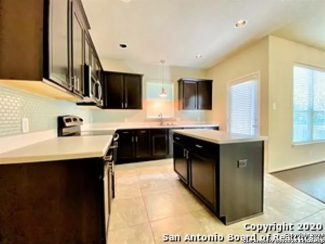 7106 Sunny Day — Photo 11