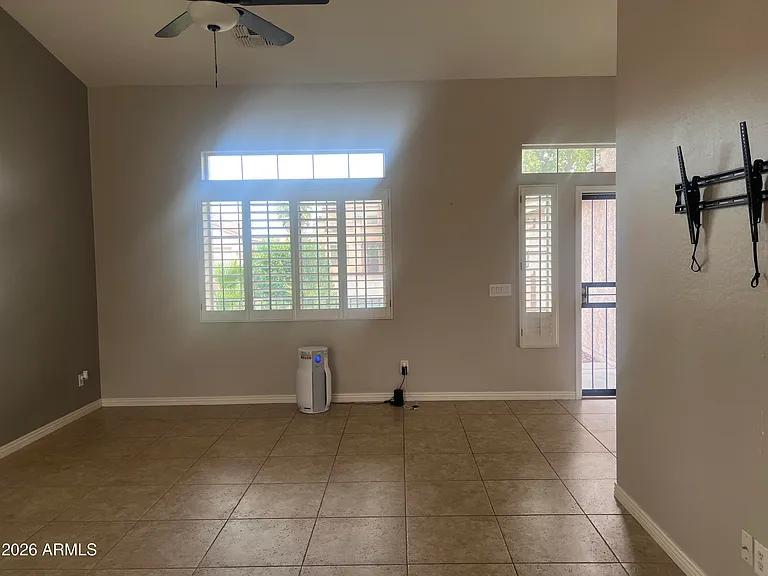 16624 W Saguaro Ln — Photo 11