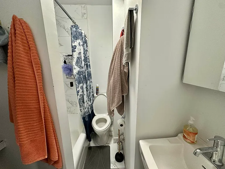224 E 21st St #2D — Photo 5