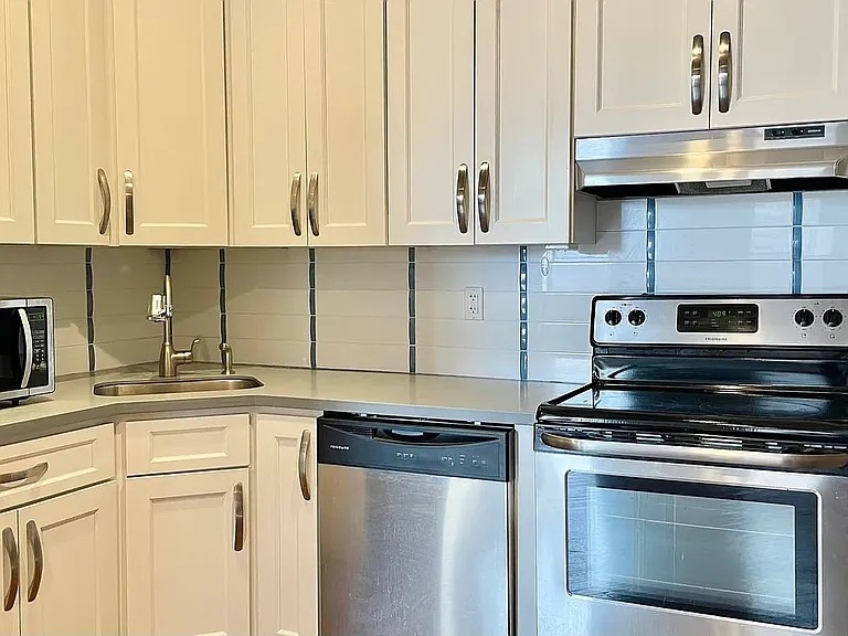 227 Lenox Ave #5 — Photo 6