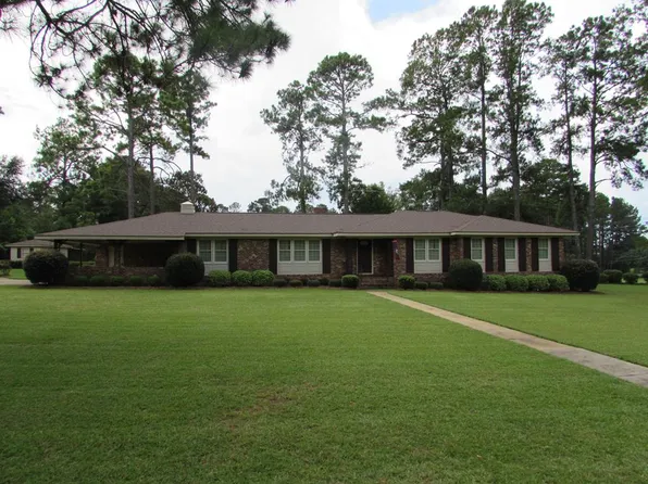 16 Woodlawn Dr, Blakely, GA 39823