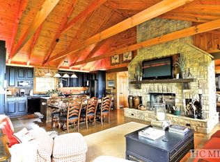 811 Thomas Knob Trl, Scaly Mountain, NC 28775